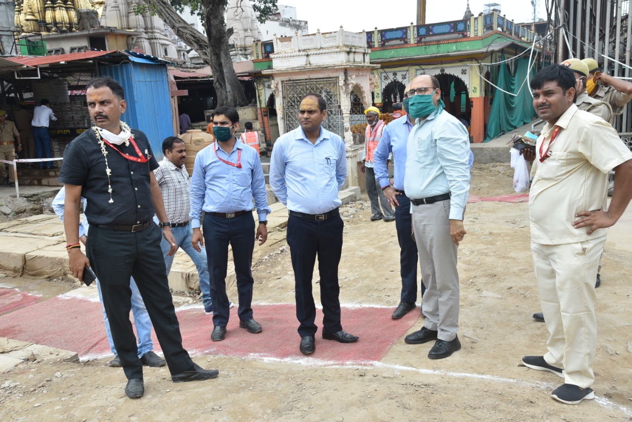 Photo of वाराणसी: विश्वनाथ मंदिर के नवागत मुख्य कार्यपालक अधिकारी ने संभाला कार्यभार