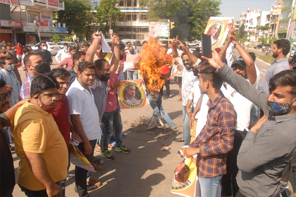 Photo of कंगना के समर्थन में जयपुर में शिवसेना के खिलाफ प्रदर्शन