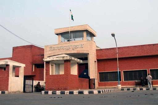 Photo of अपनी ही जेल में नशीले पदार्थ सप्लाई करता था जेल अधीक्षक