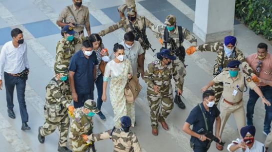 Photo of महाराष्‍ट्र के मंत्री ने कंगना को बताया ‘दोहरी शख्सियत’, कहा- उन्हें डॉक्टर की जरूरत