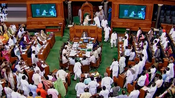 Photo of संसद सत्र से जुड़ा नोटिफिकेशन जारी, सांसद पूछ सकेंगे लिखित सवाल