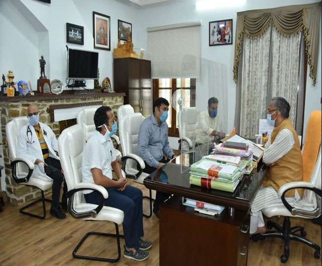 Photo of उत्तराखंड: CM त्रिवेंद्र सिंह से मुलाकात के बाद डॉक्टरों ने आंदोलन किया स्थगित