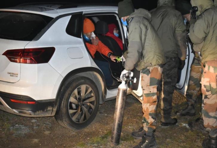 Photo of भारतीय सेना ने बचाई मुश्किल में फंसे चीनी नागरिकों की जान