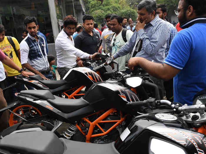 Photo of अगर 31 मार्च से पहले खरीदी है बीएस-4 मॉडल की गाड़ी तो ये जरूर पढ़ लें