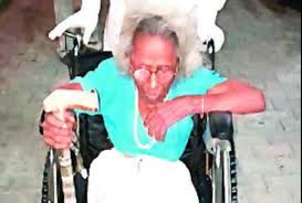 Photo of खुशखबरी चिकित्सकों की कड़ी मेहनत के बाद अब 108 वर्षीय दुलारी देवी ने कोरोना को दी मात
