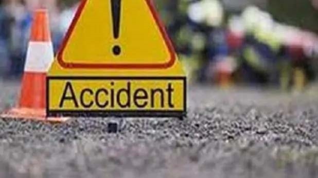 Photo of मुंबई में क्रोफोर्ड मार्केट के पास कार दुर्घटना, चार मरे, चार घायल