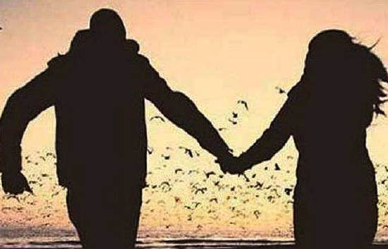 Photo of पांच बच्चों की मां प्रेमी के साथ हुई फरार तो गांव में …