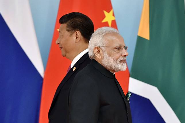 Photo of आखिर भारत और चीन के बीच चल क्या रहा है ?