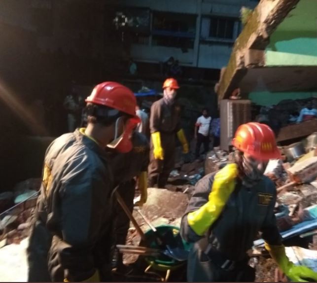 Photo of मुंबई के भिवंडी में गिरी ईमारत, 10 लोगों की मौत