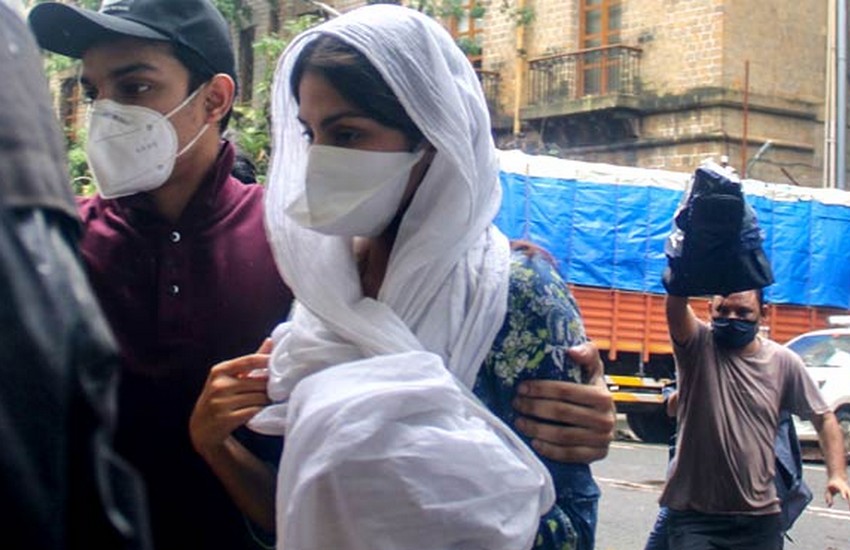 Photo of रिया चक्रवर्ती के भाई शोविक पर कोर्ट का फैसला, 4 दिन की एनसीबी रिमांड में भेजा