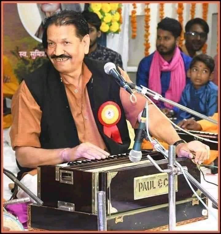 Photo of देशराज पटैरिया जिनके गीतों ने फिल्मी गीतों को फीका कर दिया था