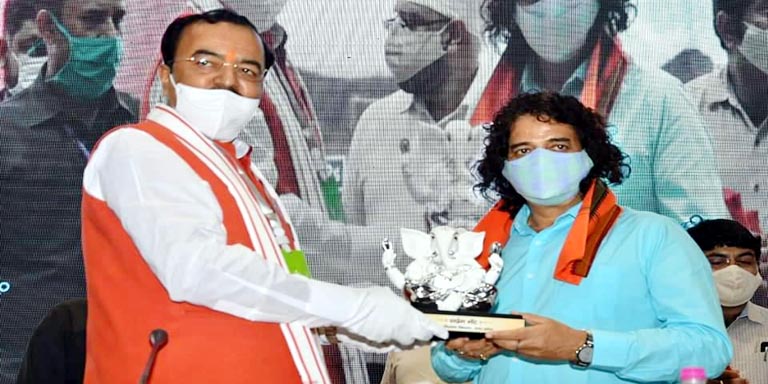 Photo of अद्भुत सम्मान : अंतरराष्ट्रीय हॉकी खिलाड़ी आरपी सिंह के पैतृक गांव में उनके घर तक बनेगी सड़क