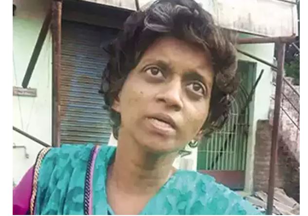 Photo of भूख से बच्चे की हुई मौत, तीन दिनों तक अपने बच्चे का लाश पोछती रही मां