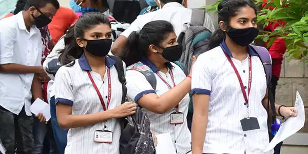 Photo of यूपी में सोमवार से खुलेंगे स्कूल कालेज? जानिए माध्यमिक शिक्षा विभाग का जवाब