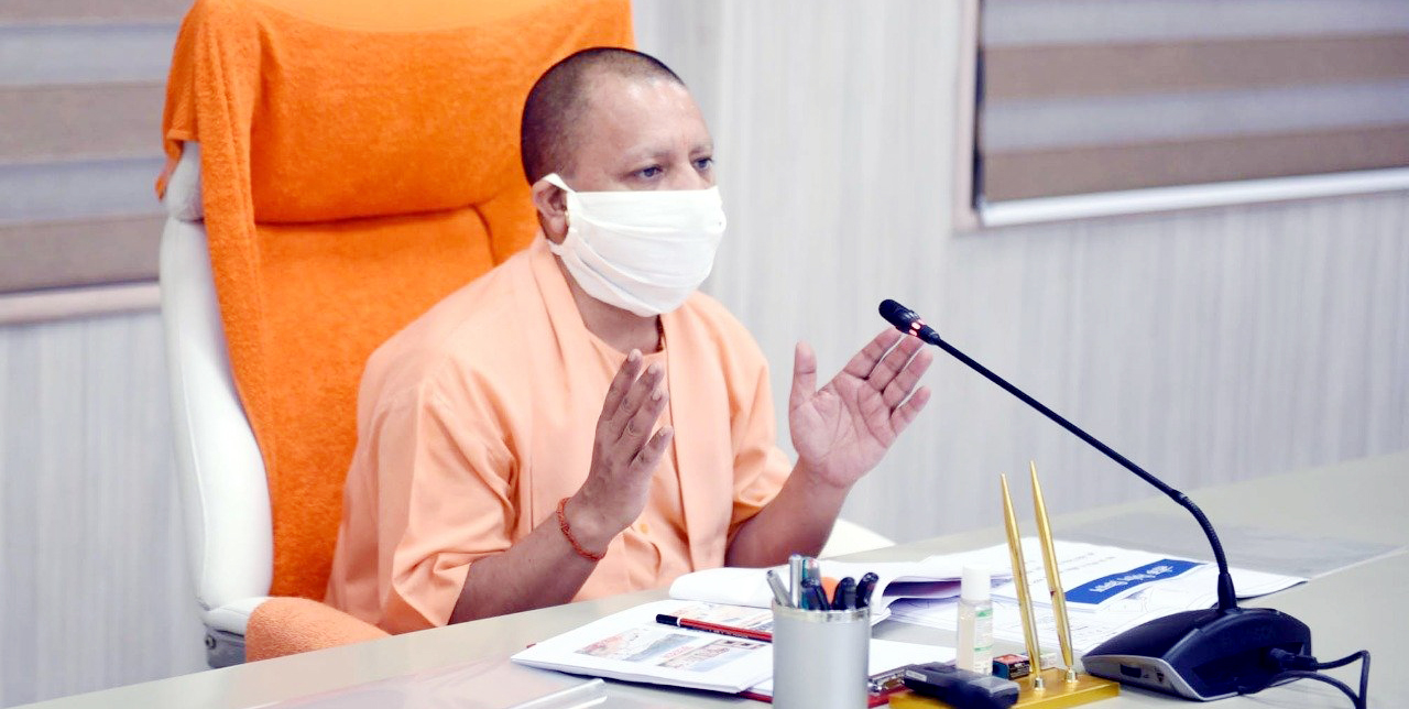 Photo of कोरोना नियंत्रण पर मंथन में दिनरात जुटे योगी