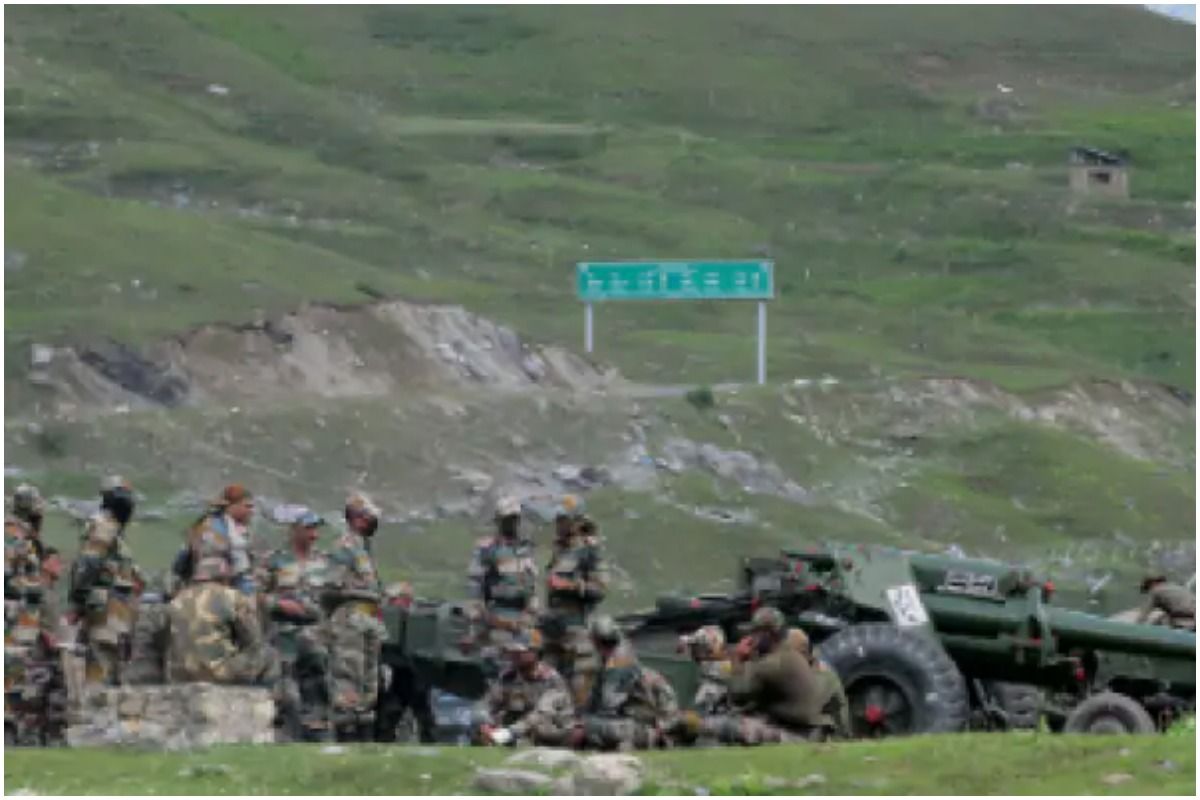 Photo of भारत और चीन के बॉर्डर पर हालात बिगड़े, दोनों और से तैनात किये गए टैंक