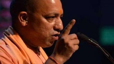 Photo of कोरोना की आड़ में लोगों का उत्पीड़न बर्दाश्त नहीं किया जाएगा, शादी समारोह में कोई रूकावट नहीं आने दी जाएगी : CM योगी