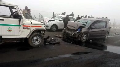 Photo of यमुना एक्सप्रेसवे पर आधा दर्जन गाड़ियों की आपस में टक्कर, दो लोगों की मौके पर मौत, पांच लोग घायल