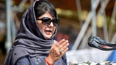 Photo of महबूबा को लगा बड़ा झटका, PDP के तीन नेताओं ने एक साथ दिया इस्तीफा