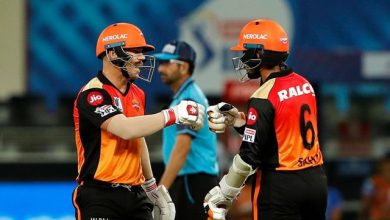 Photo of IPL 2020: वार्नर-साहा का चमका बल्ला, मुंबई को 10 विकेट से रौंदकर SRH प्लेऑफ में, KKR बाहर