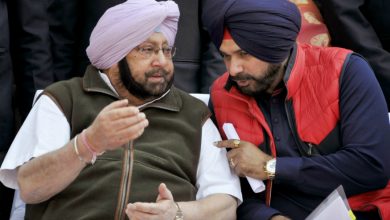 Photo of राजघाट पर धरने पर बैठे कैप्टन अमरिंदर सिंह और नवजोत सिंह सिद्धू, जानें क्या है वजह…