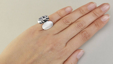Photo of हाथ की इस उंगली में चादी की अंगूठी पहनने से बनते हैं कई बिगड़े काम, यहां जाने और भी कुछ…