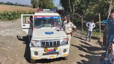 Photo of जीत की खुशी में पटाखे जलाने पर भाजपा बूथ अध्यक्ष के बेटे की हत्या, शव को पेड़ से लटकाया