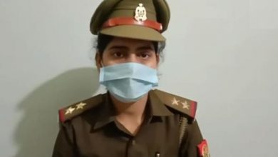 Photo of UP: एंटीरोमियों की प्रभारी नहीं सुरक्षित तो बहन-बेटियां कैसे रहेंगी सुरक्षित, पीड़िता ने कहा-SHO करता है टॉर्चर