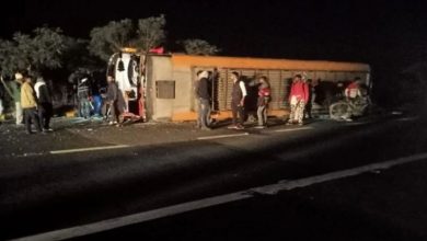 Photo of यमुना एक्सप्रेसवे पर बड़ा हादसा, दिल्ली से औरैया जा रही वोल्वो बस बेकाबू होकर पलटी, 12 से ज्यादा यात्री घायल