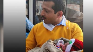 Photo of फिल्म 3 इडियट्स जैसा मामला आया सामने, चलती ट्रेन में कॉल से बात कर गर्भवती महिला की ऐसे की डिलीवरी