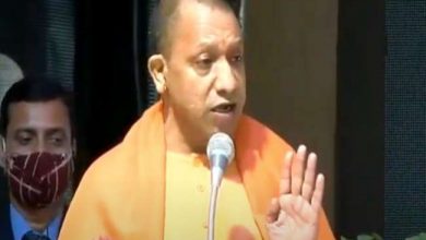 Photo of UP के 71वें स्थापना दिवस के अवसर पर CM योगी ने कहा- पेशेवर व खानदानी अपराधियों पर कसी लगाम