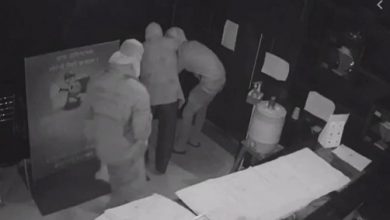 Photo of PPE किट पहनकर आँखों में झोंकी धूल 13 करोड़ के चुराए गहने…