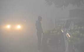 Photo of अगले दो दिनों तक नहीं मिलेगी ठंड से राहत, घने कोहरे की चादर में लिपटे कई राज्य…