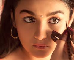 Photo of ऐसे बनाएं घर पर होममेड काजल,  आपकी खूबसूरती में लगाएगा चार चाँद