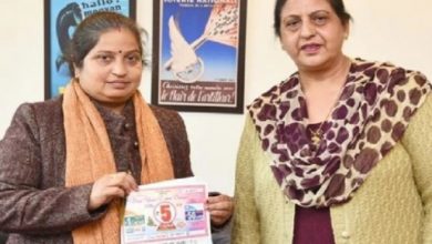 Photo of 2.5 करोड़ रुपये की लाटरी लगने के बाद महिला ने कहा- इतने जीरो तो जिंदगी में नहीं देखे
