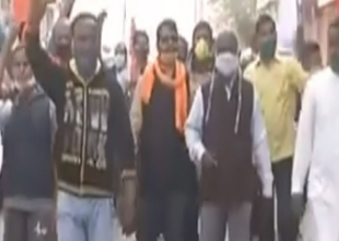 Photo of किसान आंदोलन पर चढ़ा सियासी रंग मुद्​दे पीछे, राजनीति प्रभावी