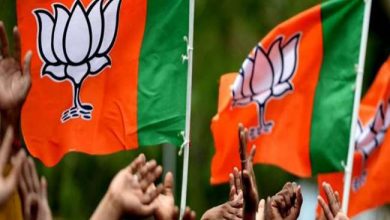 Photo of खटीमा के सगे दो भाइयों को भाजपा में पद देने के विरोध में भाजपा कार्यालय पर धरने पर बैठे कार्यकर्ता