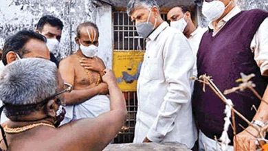 Photo of मंदिरों पर हो रहे हमलों के बहाने स्थानीय पार्टियों को हिंदू और हिंदुत्व में नजर आने लगा अपना वोट बैंक