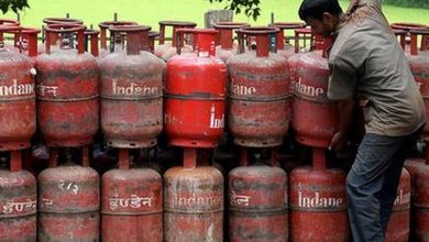 Photo of तुरंत कर ले ये छोटा सा काम, आपको भी 300 रुपये सस्ता मिलने लगेगा LPG सिलेंडर…