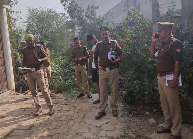 Photo of राजधानी लखनऊ में अब महज 12 घंटे के अंदर चोरों ने डायल 112 के इंजार्च के घर को भी बनाया निशाना