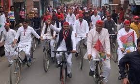 Photo of रामपुर पहुंचे अखिलेश यादव, साइकिल रैली का आगाज, बोले- प्रदेश बदलना चाहते हैं तो खुद को बदलें सीएम योगी