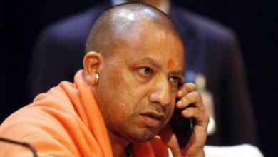 Photo of CM योगी के तमाम निर्देश के बावजूद UP के कई DM के फोन ना उठाने पर 4 मंडलायुक्त और 20 डीएम से मांगा गया स्पष्टीकरण, 3 दिनो में दे जवाब