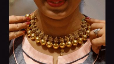 Photo of 10,800 रुपये सस्ता हुआ सोना, कोरोना संकट की वजह से लोगों ने…