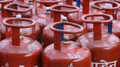 Photo of सस्‍ता हुआ रसोई गैस सिलेंडर, जानें कितने कम हुए  दाम
