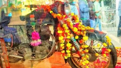 Photo of भारत एक ऐसा अजीबोगरीब मंदिर जिसमे किसी प्रतिमा की नहीं, बल्कि मोटरसाइकिल की होती है पूजा