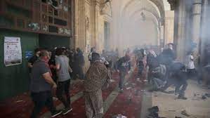 Photo of इजरायल और फिलिस्तीन के बीच जारी खूनी संघर्ष, इजरायल ने किया एयरस्ट्राइक