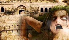 Photo of झील के नीचे मिला यह अनोखा ‘भूतिया’ गांव, देखकर लोगों के उड़े होश…