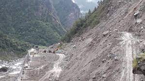 Photo of उत्तराखंड: बदरीनाथ और यमुनोत्री हाईवे चौथे दिन भी बंद, खुलने में लग सकता है समय