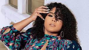 Photo of 45 किलो का है इस मॉडल का एक पैर, बोलीं- मुझे गर्व है की…