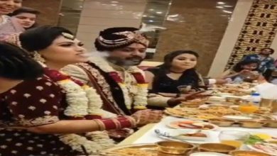 Photo of जब अचानक दुल्हन के मुंह से निकलने लगा धुंआ, वीडियो देख आप भी हो जाओगे हैरान…